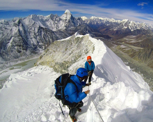 Island Peak Climbing| Everest Base camp Trek 2022/2023 - Scenic Nepal Treks